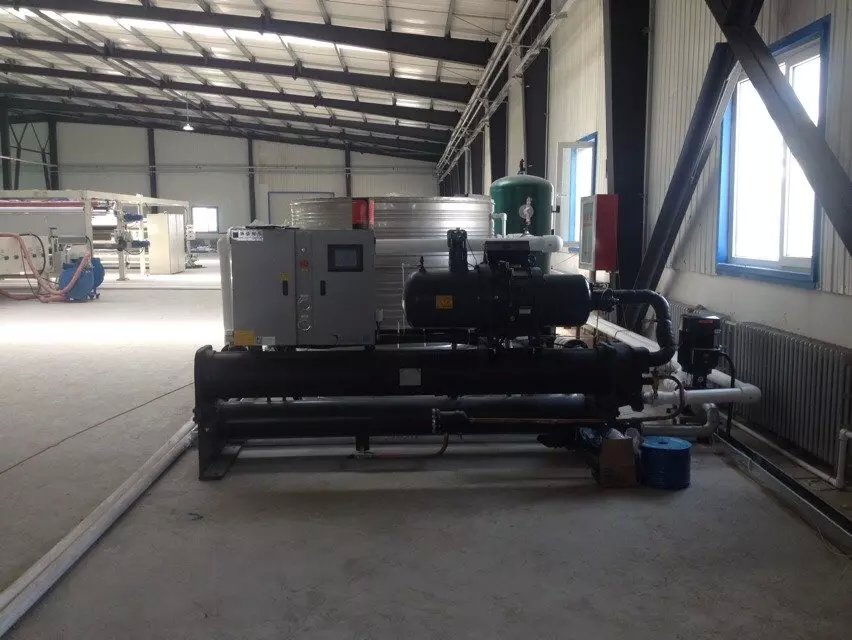 制冷设备冷水机图片