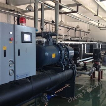 螺杆式冷水机组